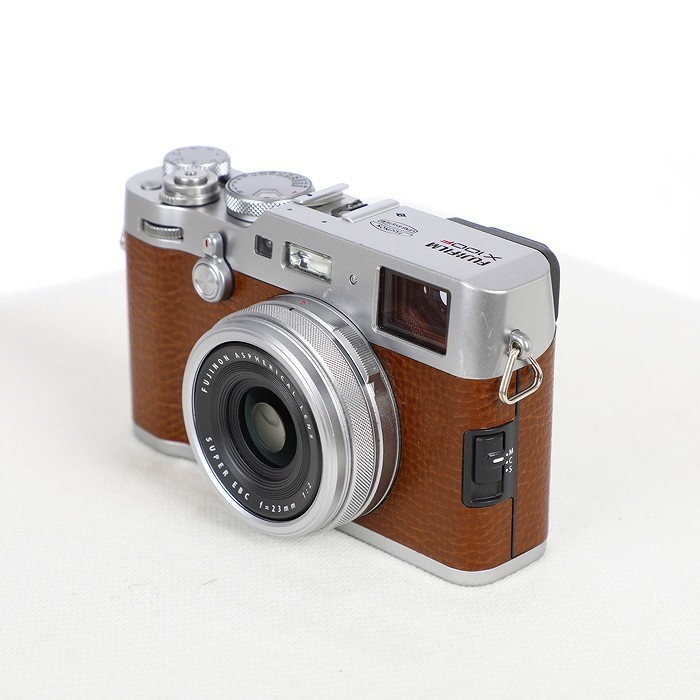 フジフイルム X100F ブラウン