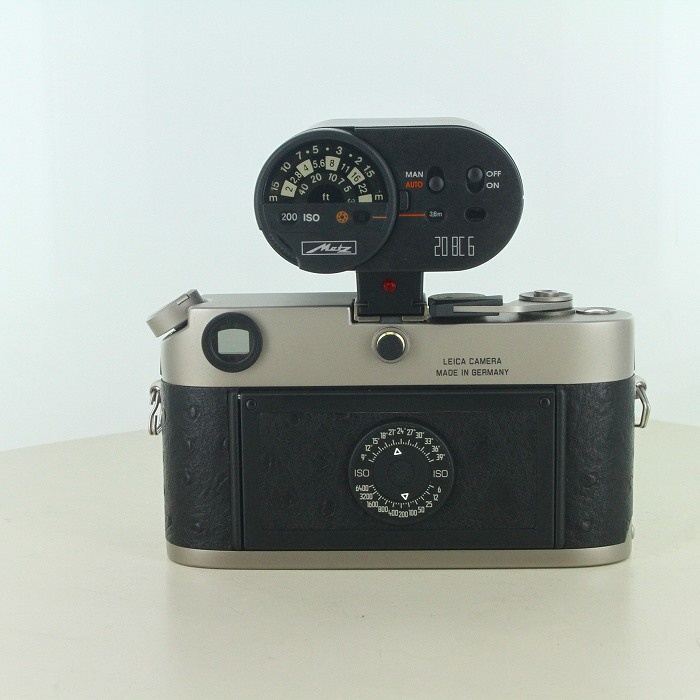 ライカ M6 チタン + ビオゴン 28/2.8(Lマウント改造) + メッツ製ストロボ