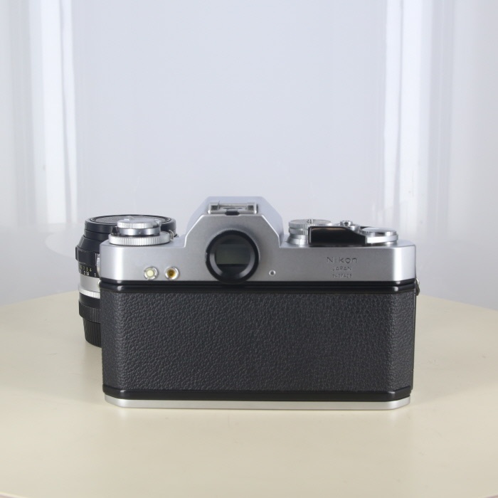 ニコン ニコマートEL+Auto43-86/3.5+Auto24/2.8+Auto28/3.5