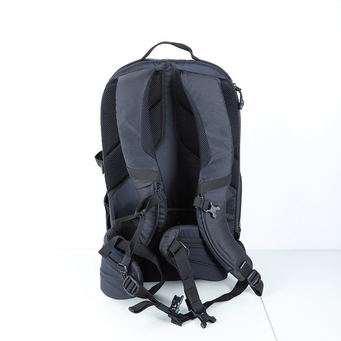 ソノタ THULE ASPECT DSLR バックパック