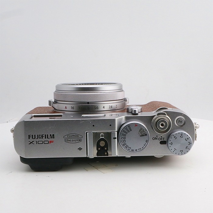 フジフイルム X100F ブラウン