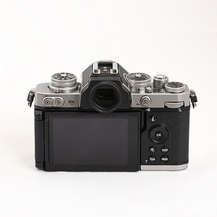 ニコン Z fc ボディ シルバー