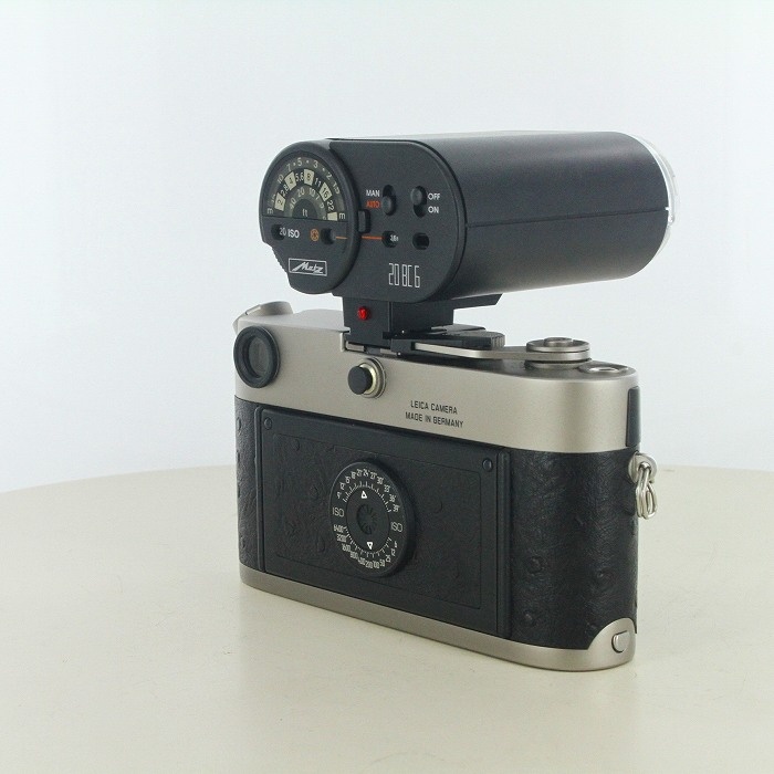 ライカ M6 チタン + ビオゴン 28/2.8(Lマウント改造) + メッツ製ストロボ