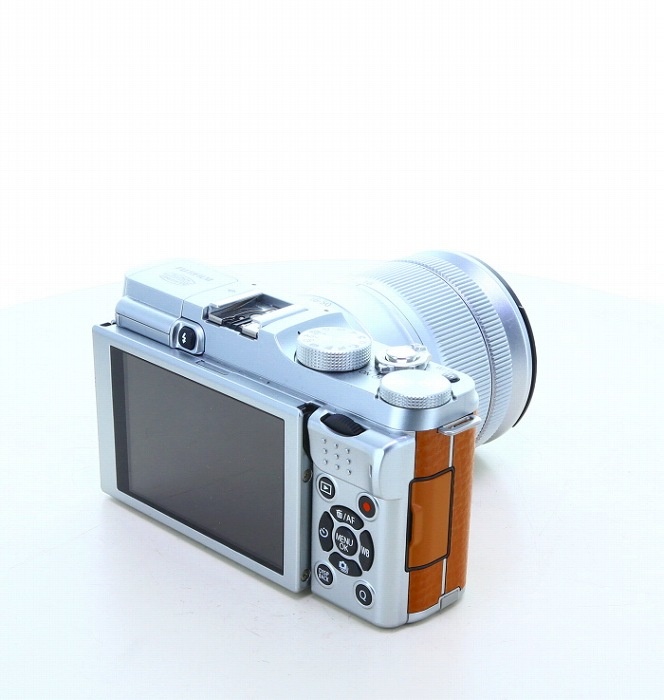 フジフイルム X-A2 レンズキット ブラウン