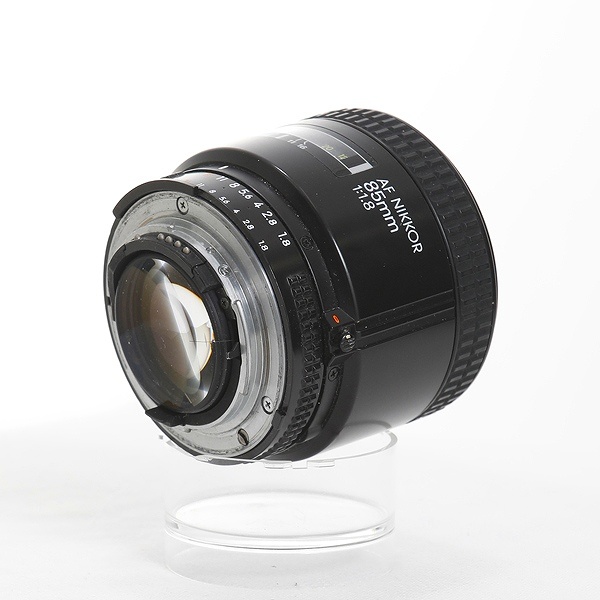 ニコン NIKON AF NIKKOR 85/1.8