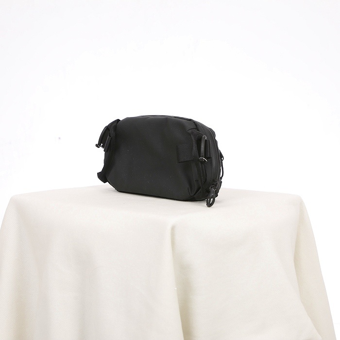 銀一 WANDRD D1 ファニーパック ブラック