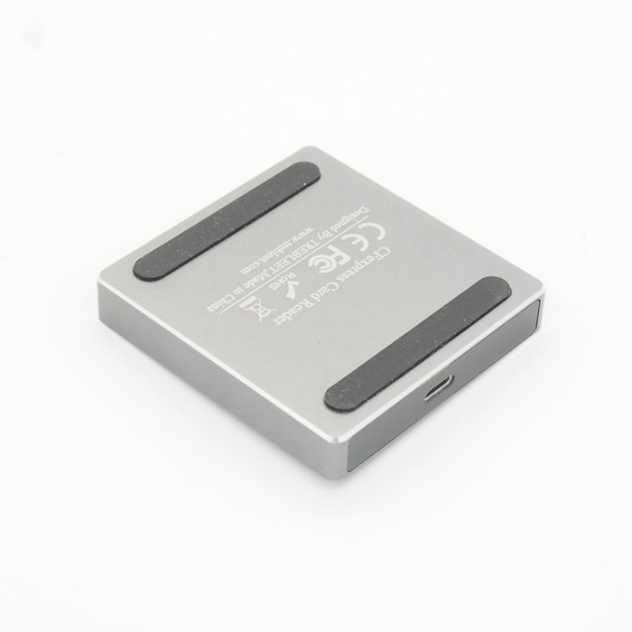 ソノタ TREBLEET Cfexpress カードリーダー