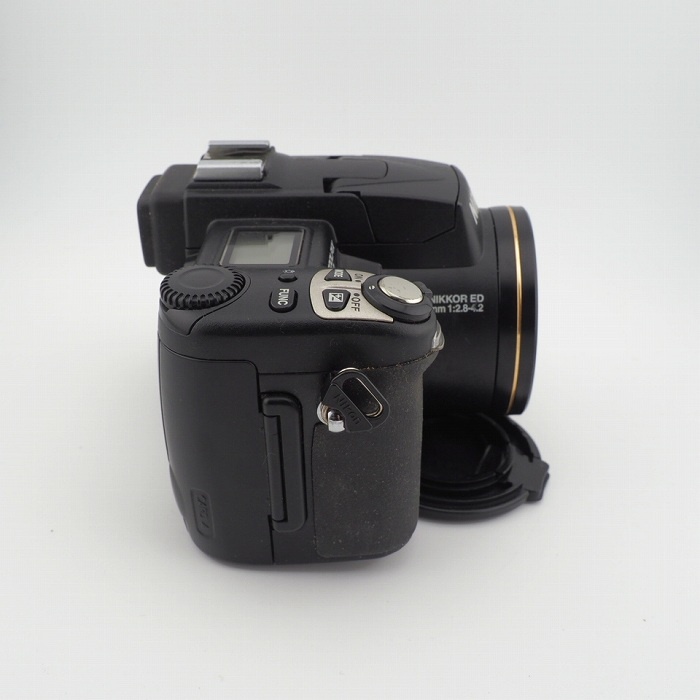 ニコン Coolpix 5700