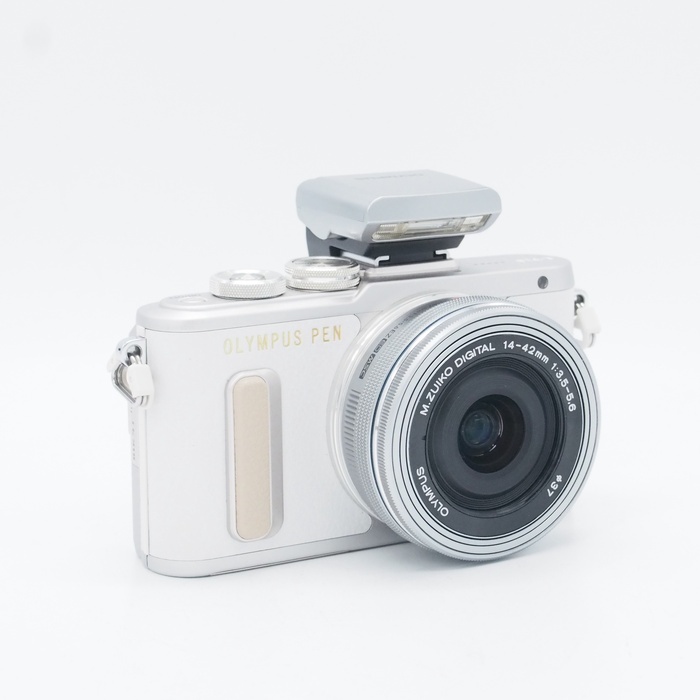 オリンパス E-PL8 14-42EZレンズキツト ホワイト