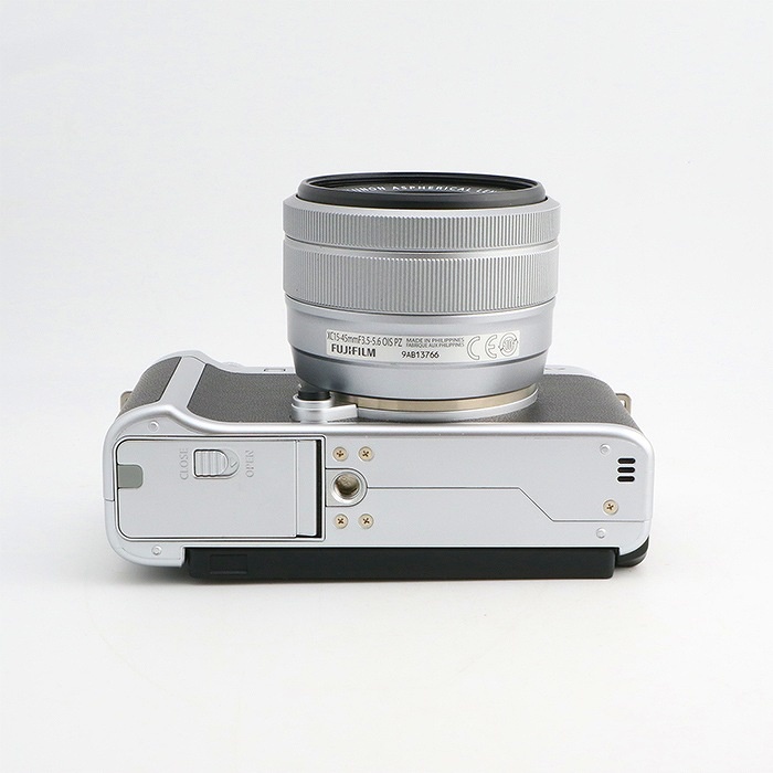 フジフイルム X-A7 レンズキツト シルバー