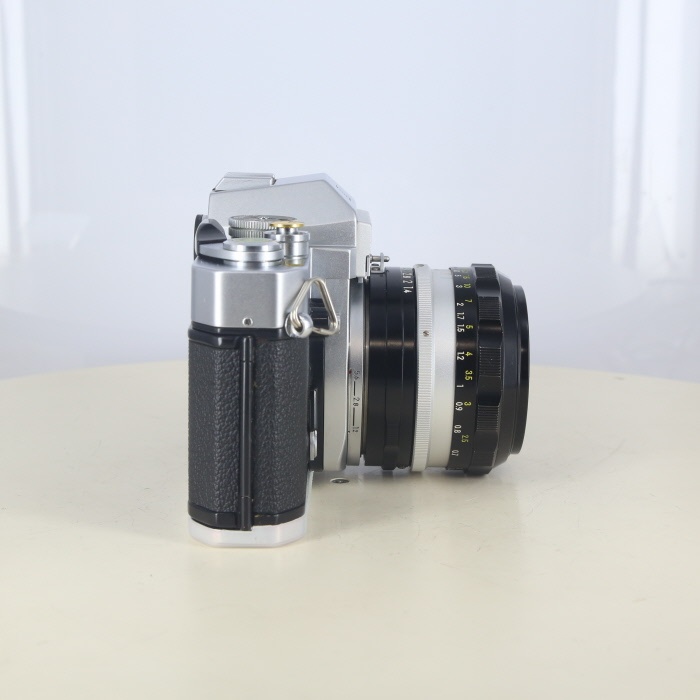 ニコン ニコマートEL シルバー+ニッコールSCオート50/1.4