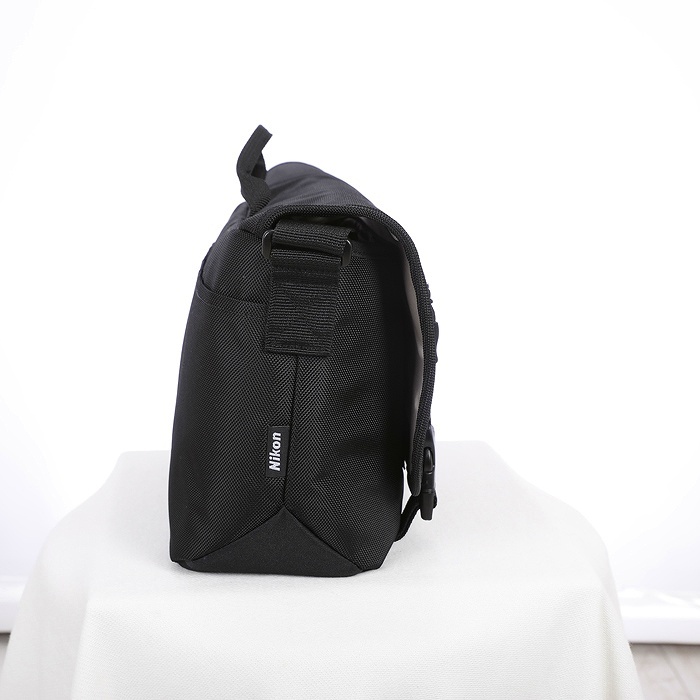ニコン FLX シヨルダーバツグ ブラツク