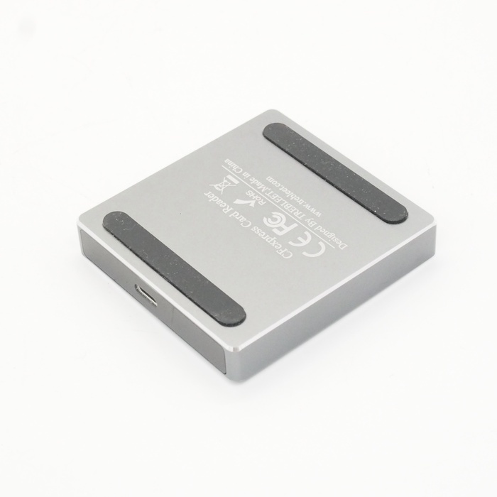 ソノタ TREBLEET Cfexpress カードリーダー