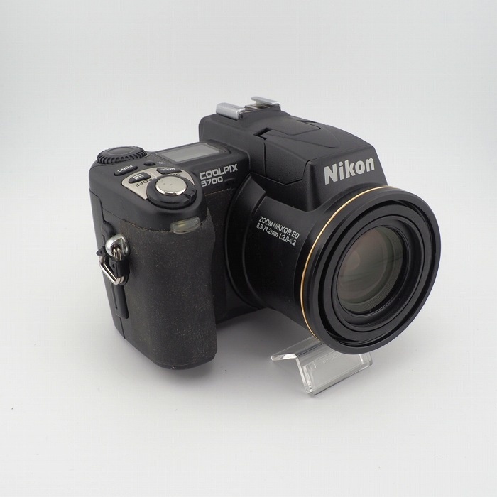 ニコン Coolpix 5700