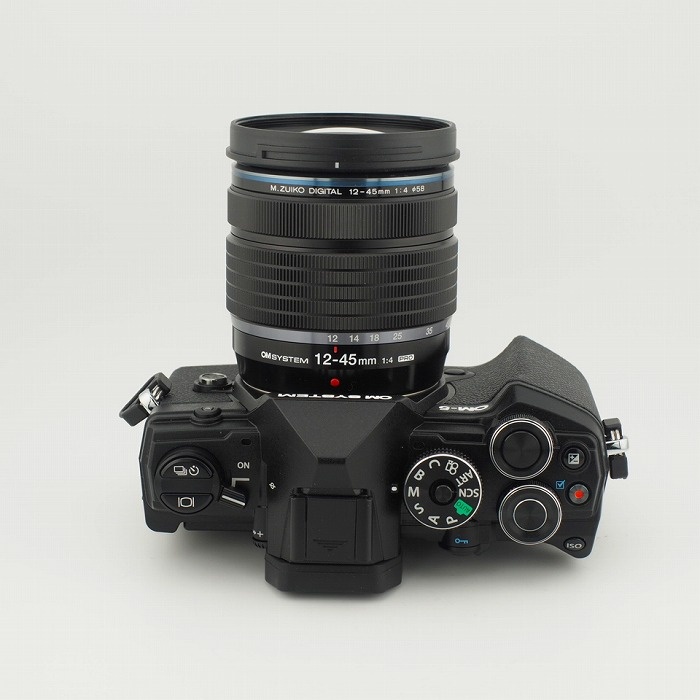 OM SYSTEM OM-5 12-45 PROレンズキツト ブラツク