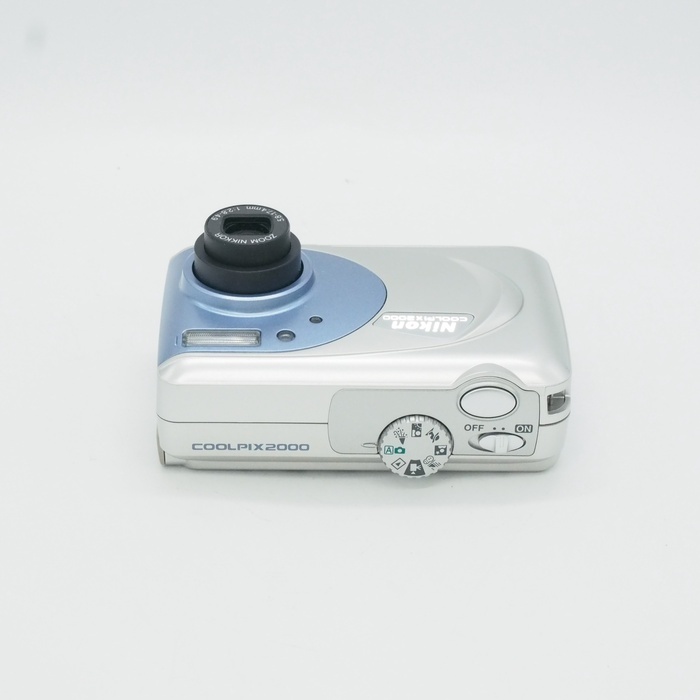 ニコン COOLPIX2000