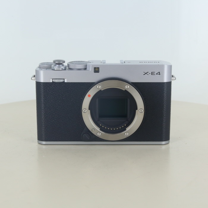 フジフイルム X-E4 ボディ シルバー