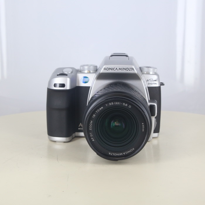 コニカ αSWEETデジタル+AF DT18-70/3.5-5.6D