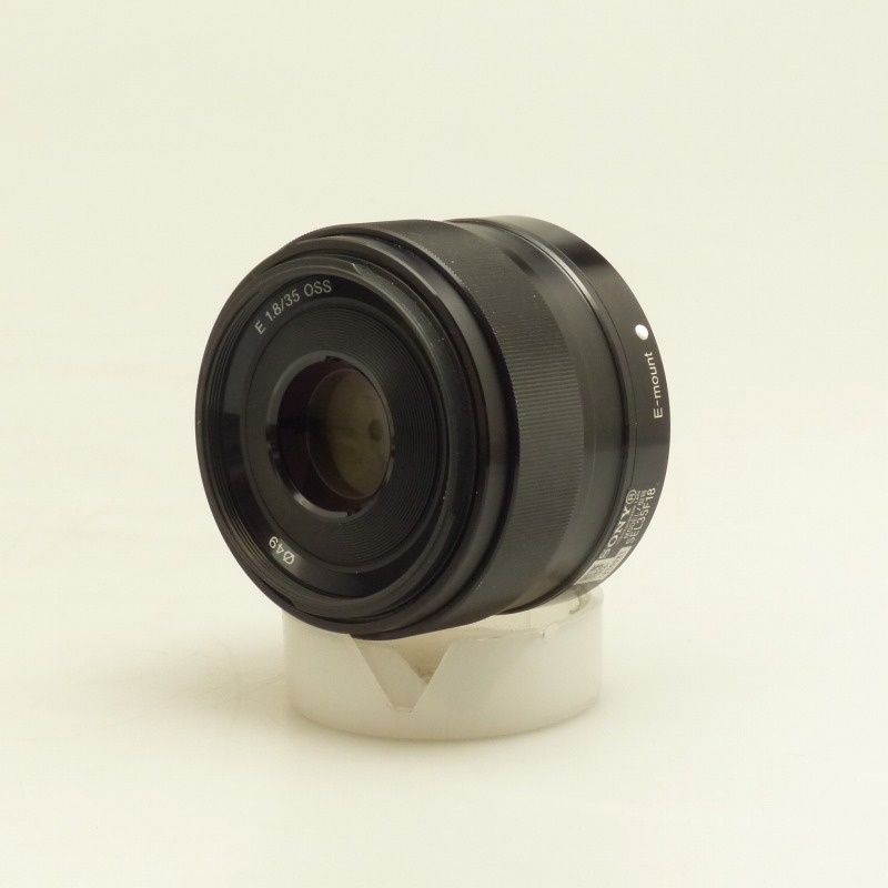 ソニー E35/F1.8 OSS