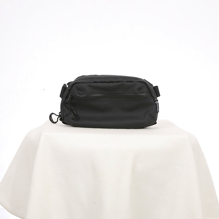 銀一 WANDRD D1 ファニーパック ブラック