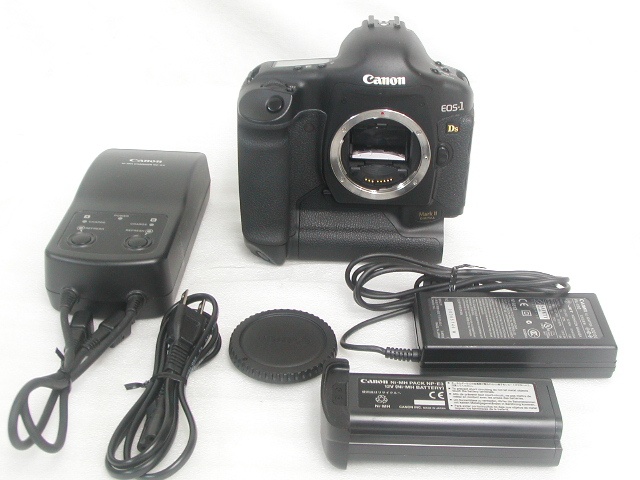 EOS-1Ds Mark II  Body