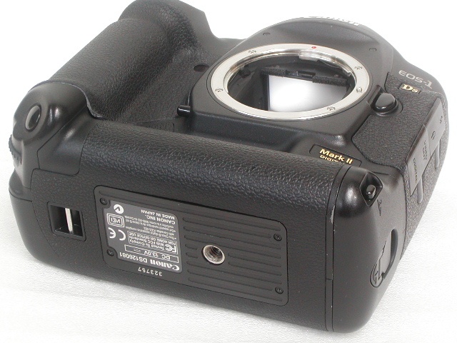 EOS-1Ds Mark II  Body