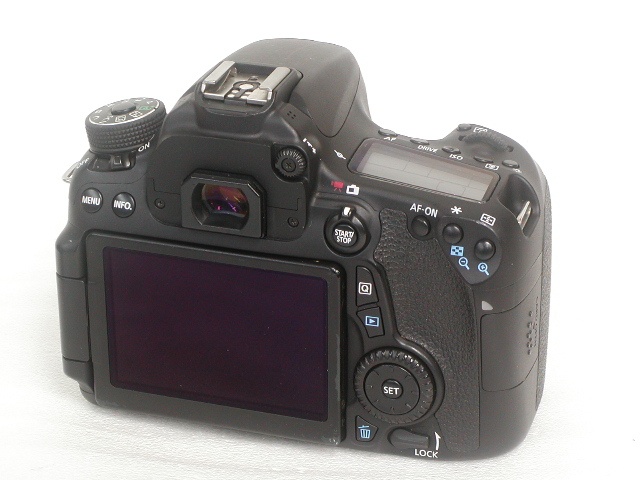 EOS 70D  Body