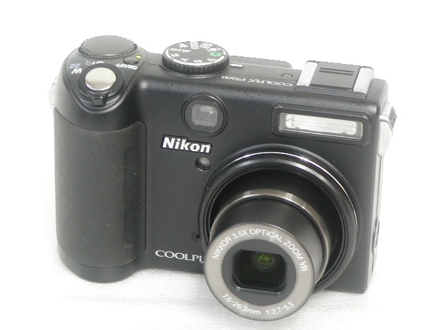 COOLPIX P5100 (NIKKOR 3.5X OPTICAL ZOOM 7.5-26.3mm f/2.7-5.3)