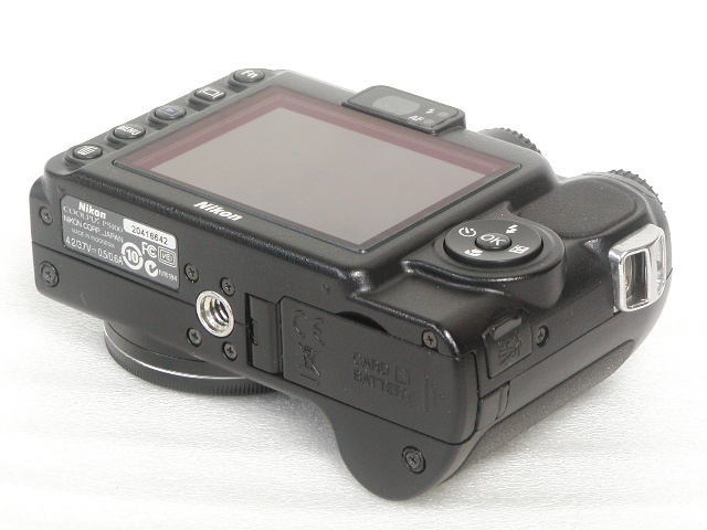 COOLPIX P5100 (NIKKOR 3.5X OPTICAL ZOOM 7.5-26.3mm f/2.7-5.3)