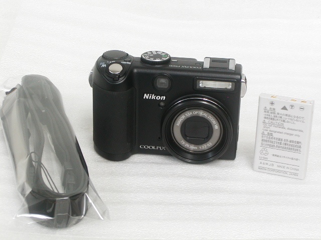 COOLPIX P5100 (NIKKOR 3.5X OPTICAL ZOOM 7.5-26.3mm f/2.7-5.3)