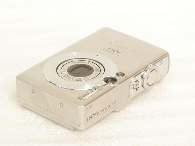 IXY DIGITAL 70 (3X ZOOM 5.8-17.4 / 1:2.8-4.9)