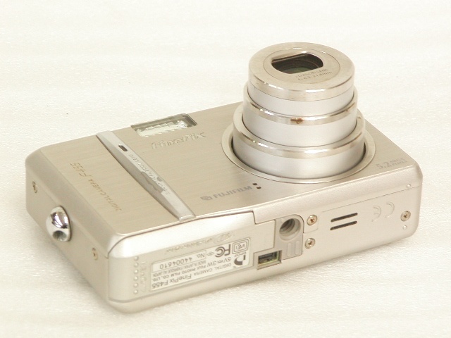【ジャンク】 FinePix F455 (f=6.3-21.6mm)