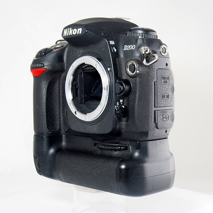 ニコン D200 + MB-D200