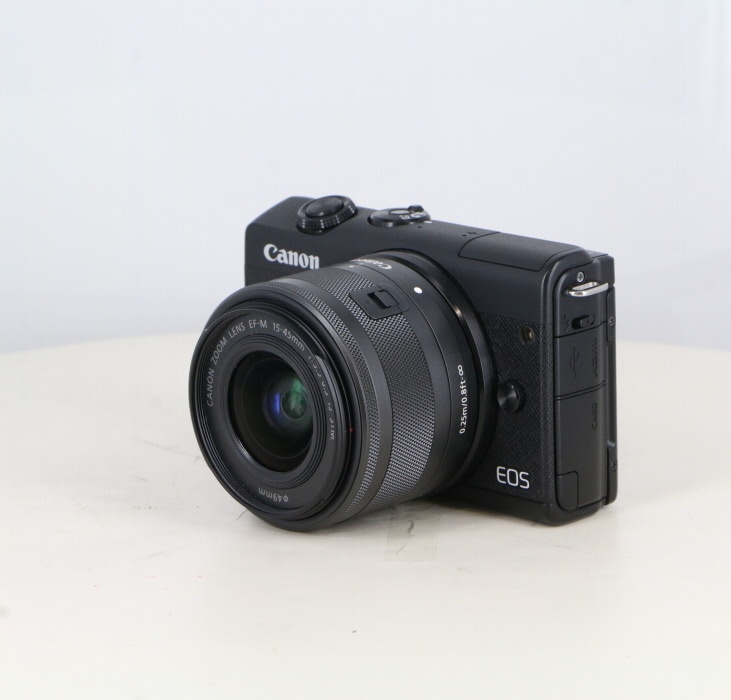 キヤノン EOSM200ブラック+EF-M15-45/3.5-6.3IS STM