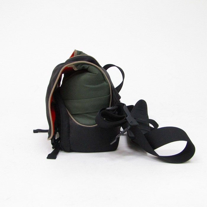 ソノタ クランプラー カメラバック