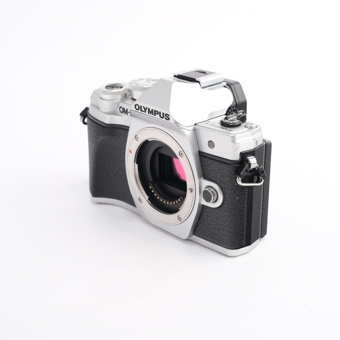 オリンパス OM-D E-M10 MARKIII ボディ シルバー