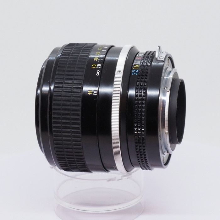 ニコン New NIKKOR 85/1.8
