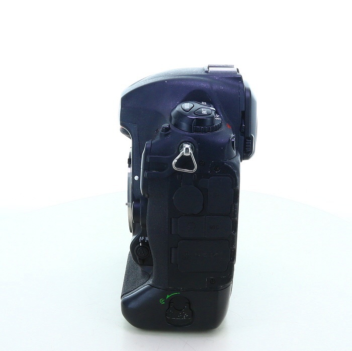 ニコン D5 ボデイ(XQD-TYPE)