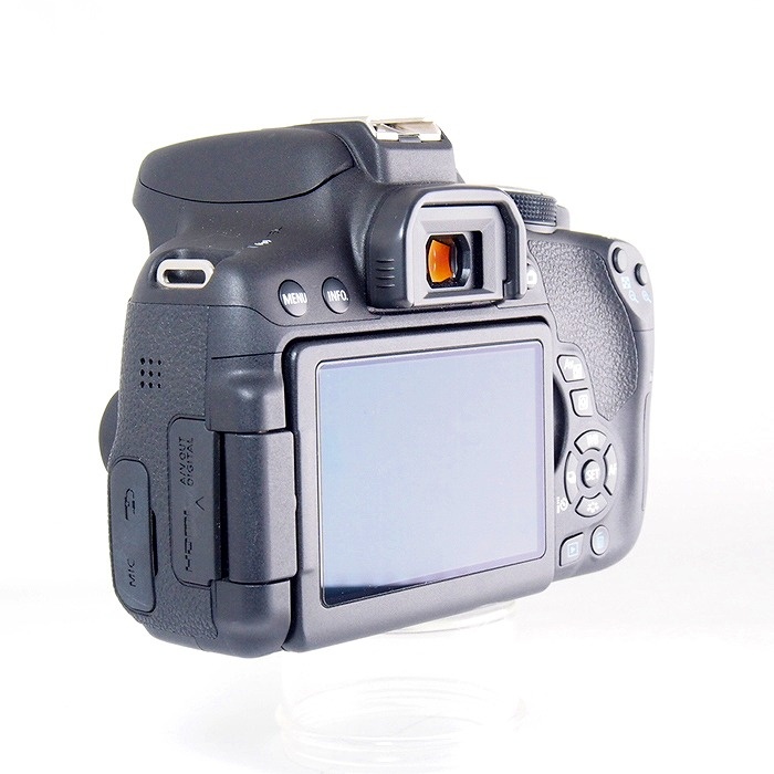 キヤノン EOS KISS X8I ボデイ