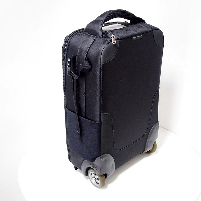 thinkTANKphoto Airport Advantage