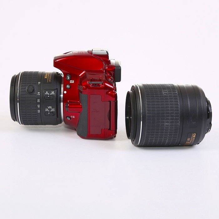 ニコン ニコン D5300 ダブルズームキツト2 レツド