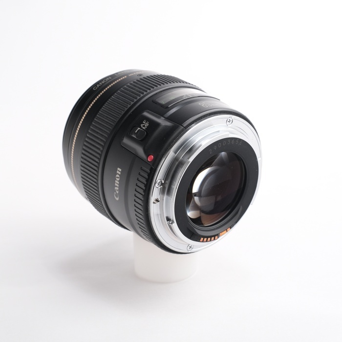 キヤノン EF85/1.8 USM