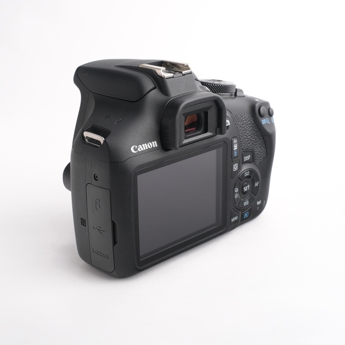 キヤノン EOS1500D (KISS X90)