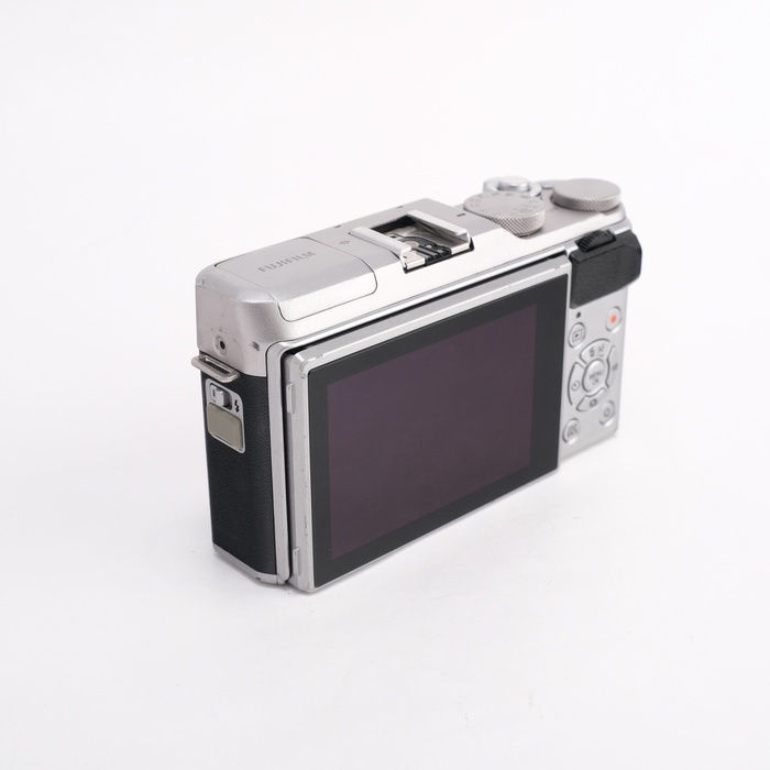 フジフイルム X-A5 ボディ シルバー