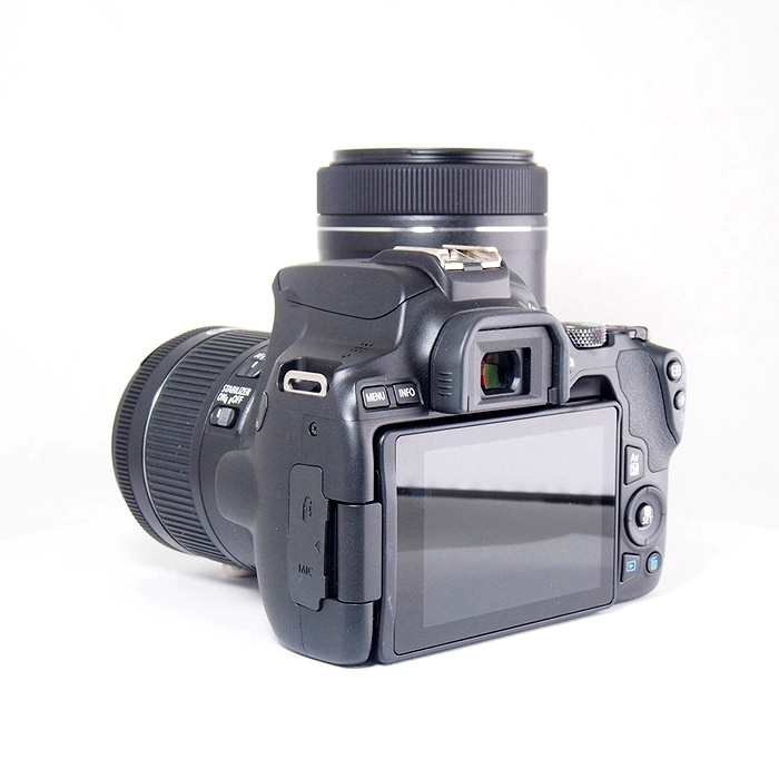 キヤノン EOS Kiss X10 Wズームキット