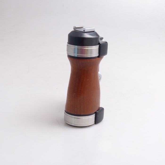 ペンタックス 6×7/67用 木製グリップ