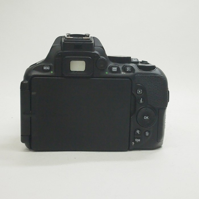 ニコン D5600 18-55VR レンズキツト