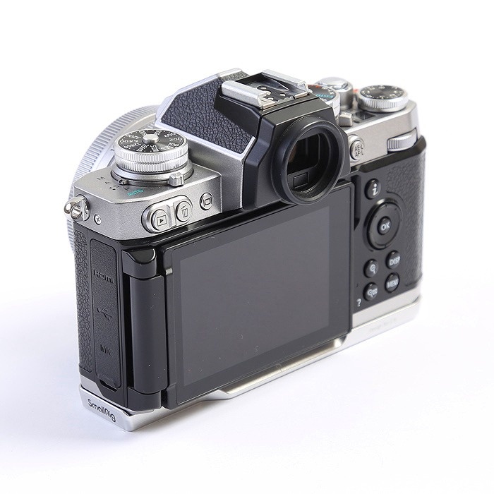 ニコン  Z FC 16-50 VR レンズキツト シルバー