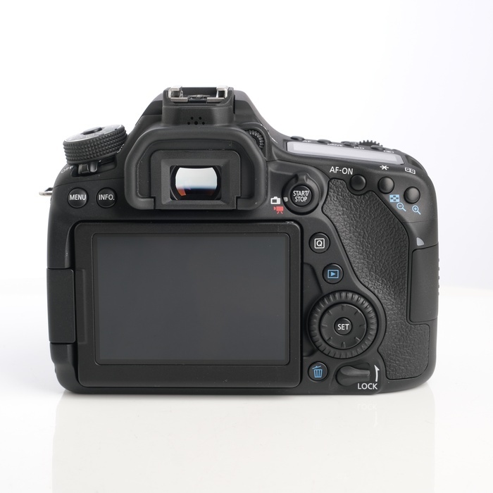 キヤノン EOS 80D ボデイ