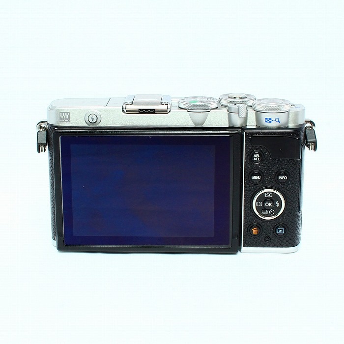 オリンパス E-P7 ボディ シルバー